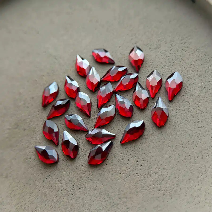 Diamants formes - Rubis métalissé - Goutte 5x3mm
