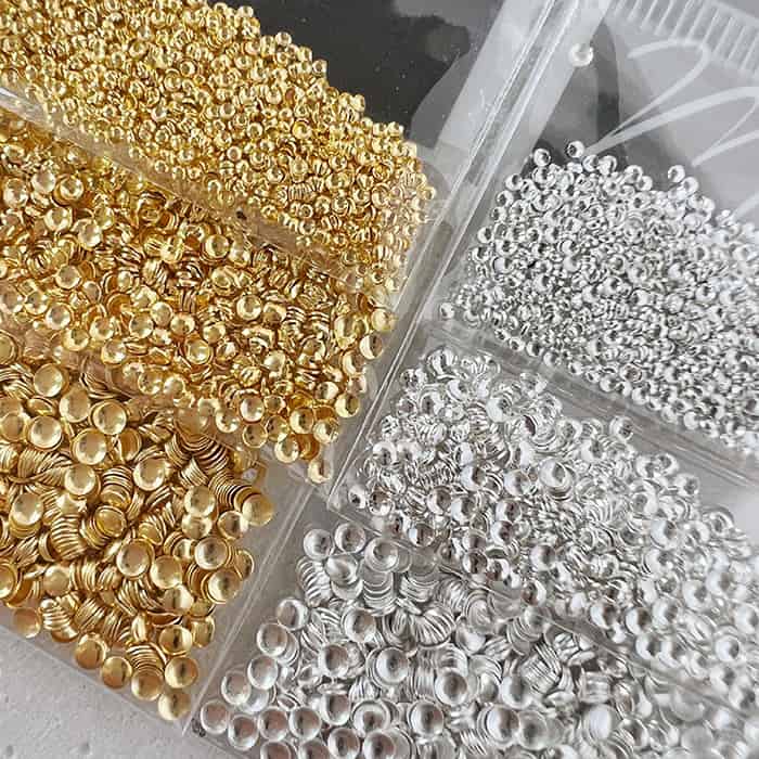 Bijoux métal - Rond embossé plane - Or mini